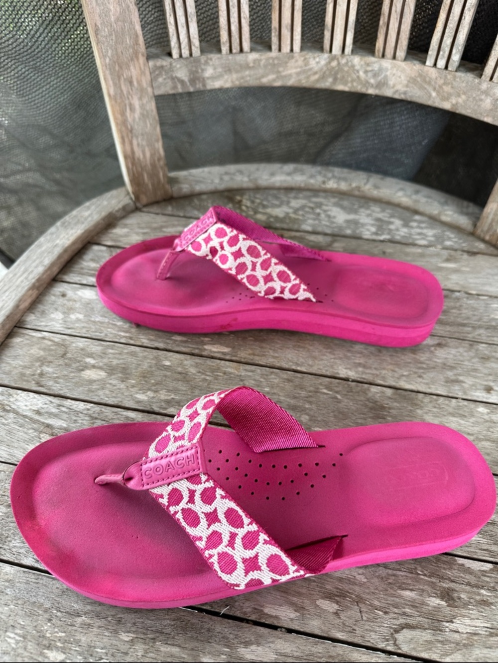 Coach Pink/White Signature Flip Flop Sandals 8 1/2 - Picture 2 of 11
